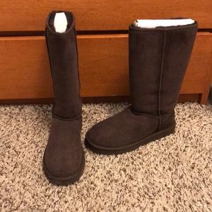 Tall brown ugg boots💕👢